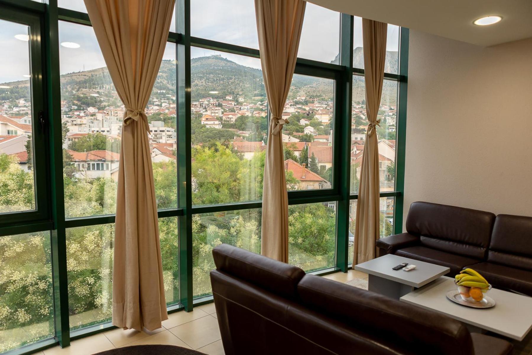 Aura Apartment *