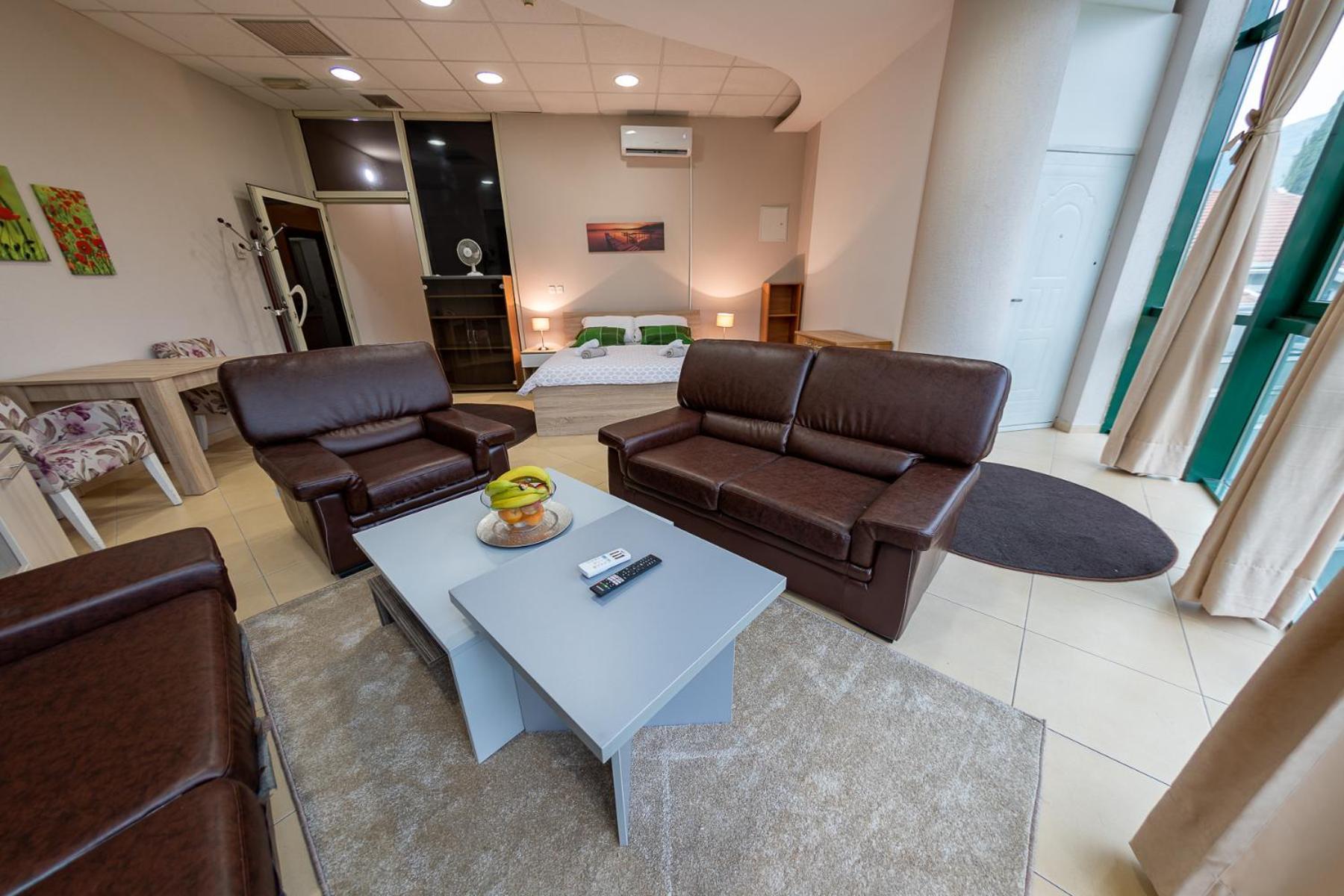 Apartment Aura